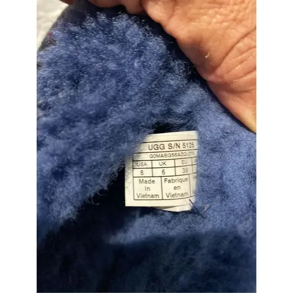 UGG slide in slippers sooo comfy and beautiful color - Picture 9 of 9